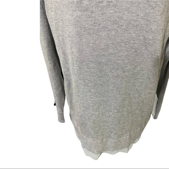 Lane Bryant women V-neck size 14/16 rayon with silk details on bottom - Picture 3 of 12